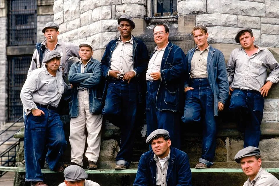 Morgan Freeman, Tim Robbins, William Sadler, Larry Brandenburg, Neil Giuntoli, Brian Libby, David Proval, and Joseph Ragno in The Shawshank Redemption (1994)